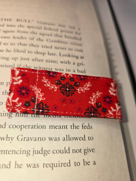 Hold my page- Magnetic Bookmark