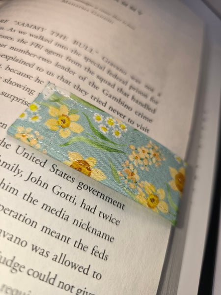 Hold my page- Magnetic Bookmark